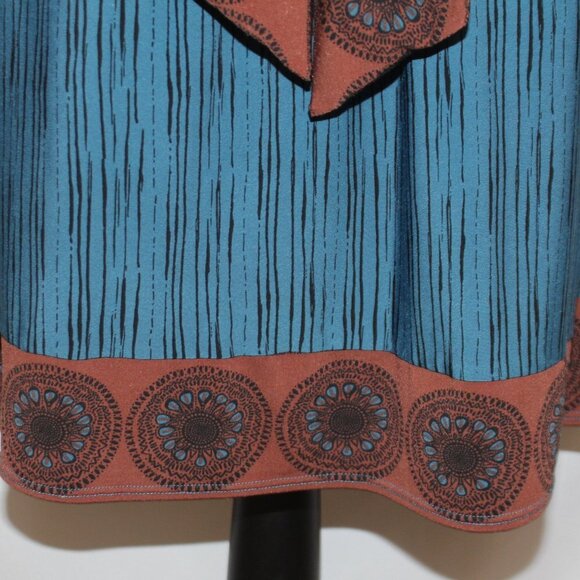 BCBGMaxAzria Cap Sleeve V-Neck Dress w/Matching Trim - Picture 9 of 16